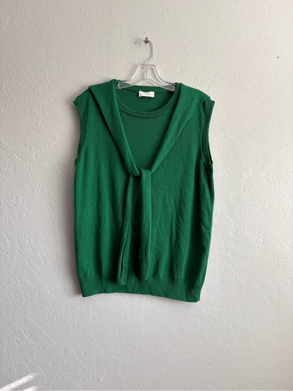 ❤️NEW entro Sleeveless Green Knit Top with Front Tie